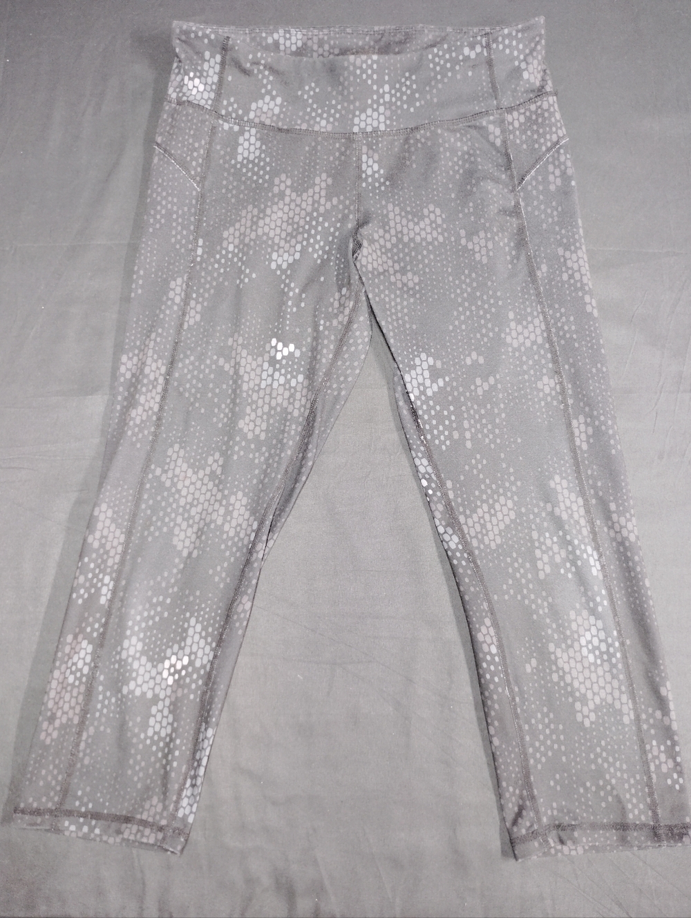 Champion Duo Dry Gray Hex Dot Cropped Leggings